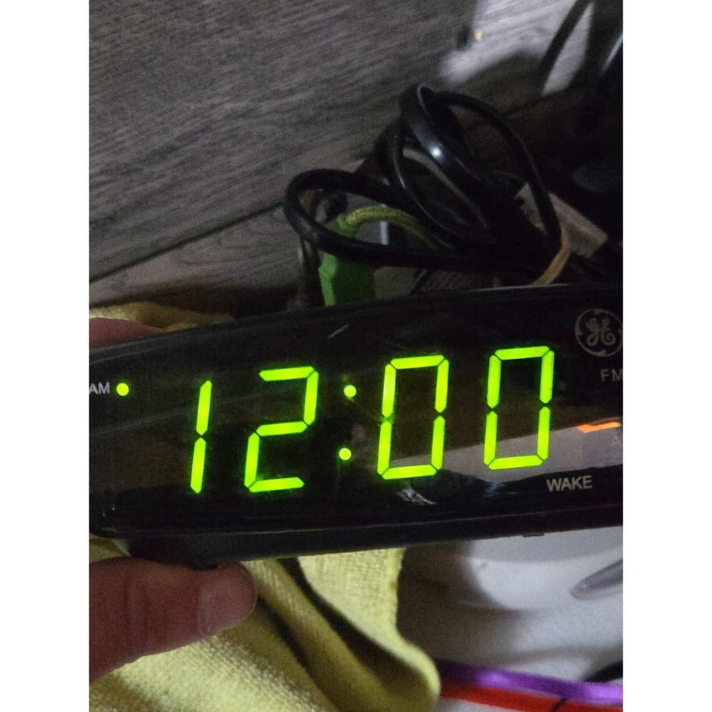 GE AM FM Digital Alarm Clock Radio Black Green LED Display Model 7-4836B Vintage